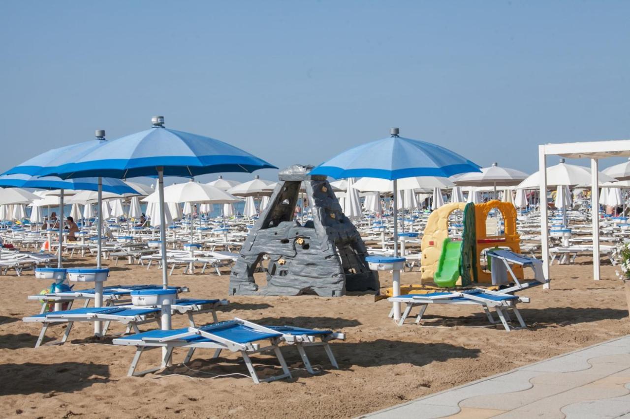 Hotel Albatros Lido di Jesolo Exterior photo